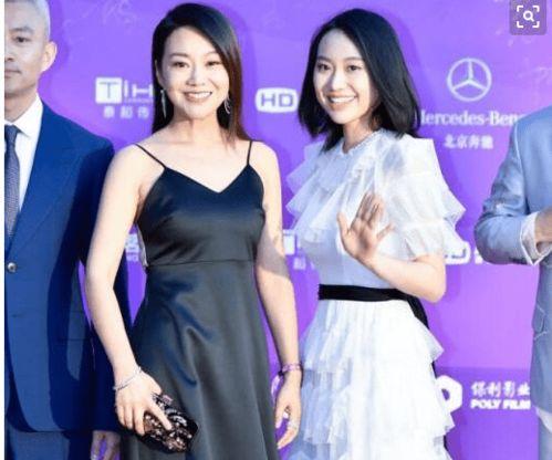 娱乐吃瓜妹闫妮微博,揭秘娱乐圈幕后故事