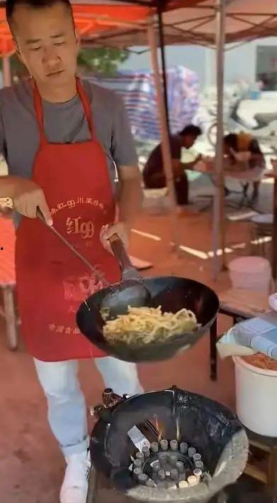 娱乐吃瓜酱摆摊视频大全,揭秘幕后故事，带你领略网红经济魅力